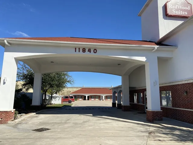 Redwood Suites