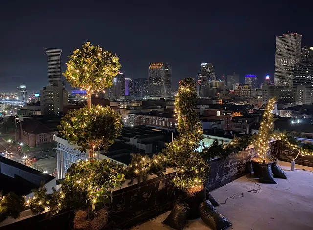 The Higgins Hotel New Orleans, Curio Collection by Hilton