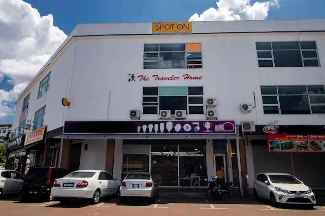 SPOT ON 89805 The Traveler Home