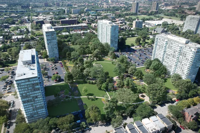 Lake Meadows Leasing Office