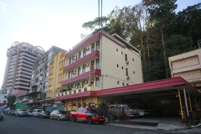 Super OYO 1027 Hotel London