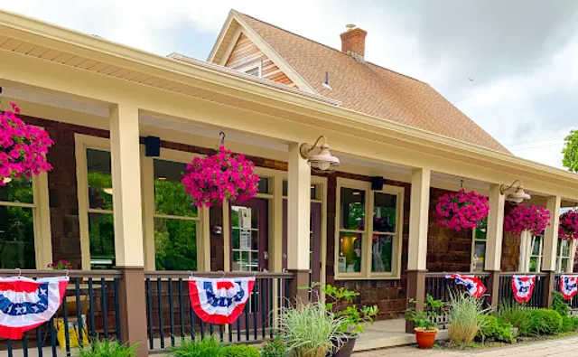 D'eliana Market, Deli & Catering