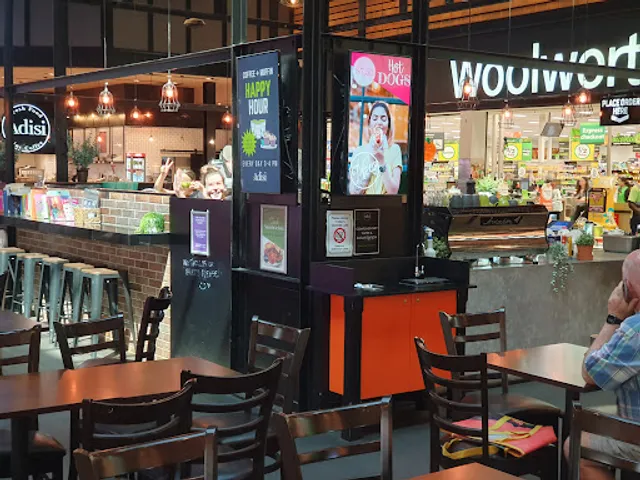 Adisi Cafe, Colonnades