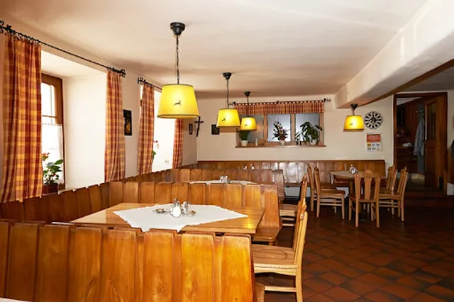 Gasthaus, Hotel und Fleischerei Hirsch GmbH