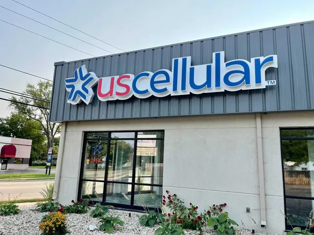 Authorized Retailer UScellular & T-Mobile