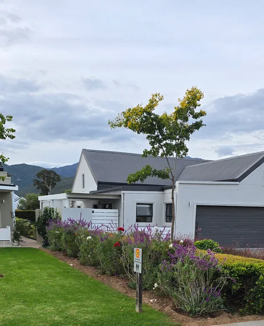 Lily's Rest, 2 Lily Crescent