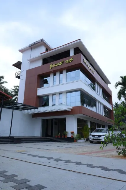 Shrreyas INN