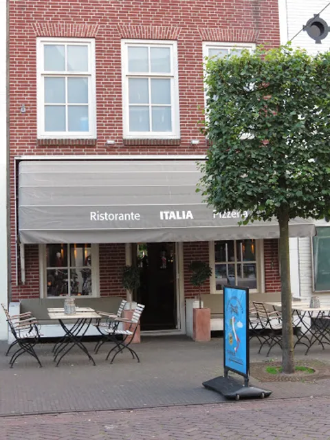 Italia Caffe lunch en dinner