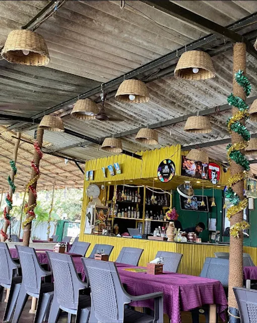 Smita’s Lakeview Restaurant & Bar |Best Fish Thali And Authentic Goan Food|