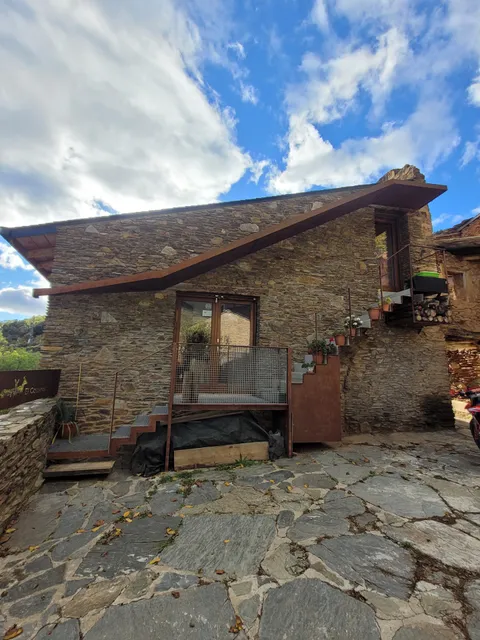 Refugi Hostatgeria El Cabirol