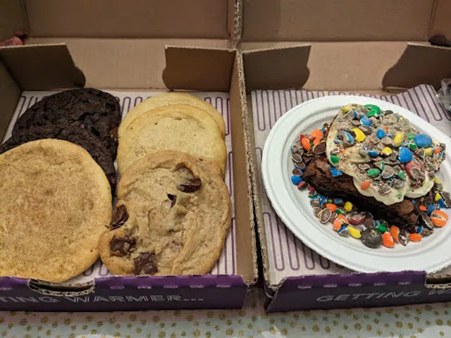 Insomnia Cookies
