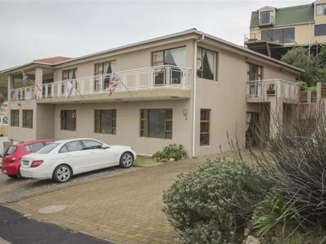 15 on Penguin Guest House, Glen Marine, Simonstown