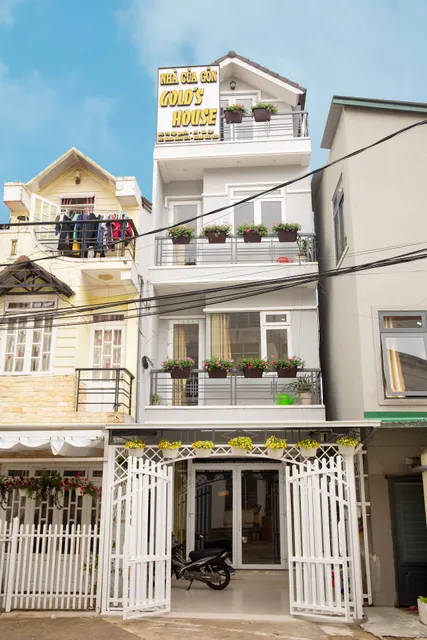 Khách sạn Gold's House