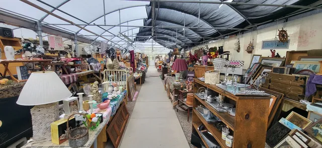 Recoup Consignment & Flower