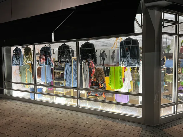 Above the Crowd Boutique