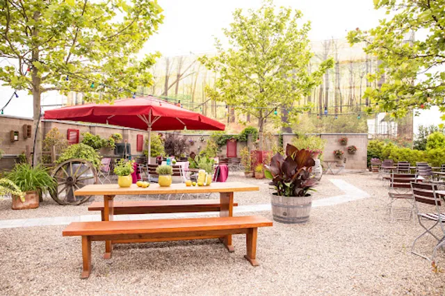 Restaurant Cala - Grill, Steak & Burger Restaurant