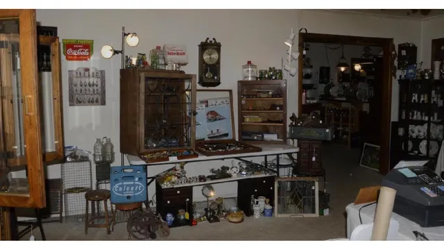 Parkway Antiques and Estate Sales