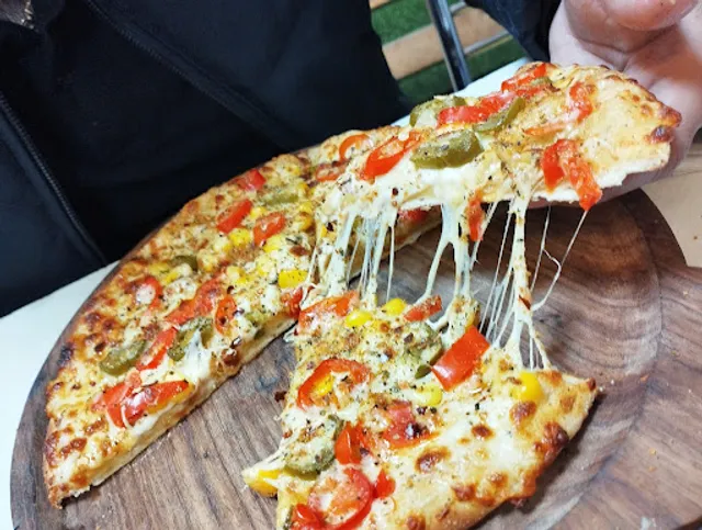 #pizza hub best pizza in town