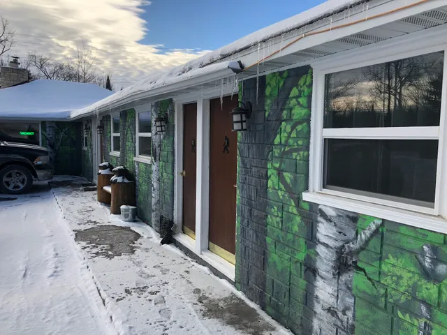 Bigfoot Hideaway Motel & Gift Shop