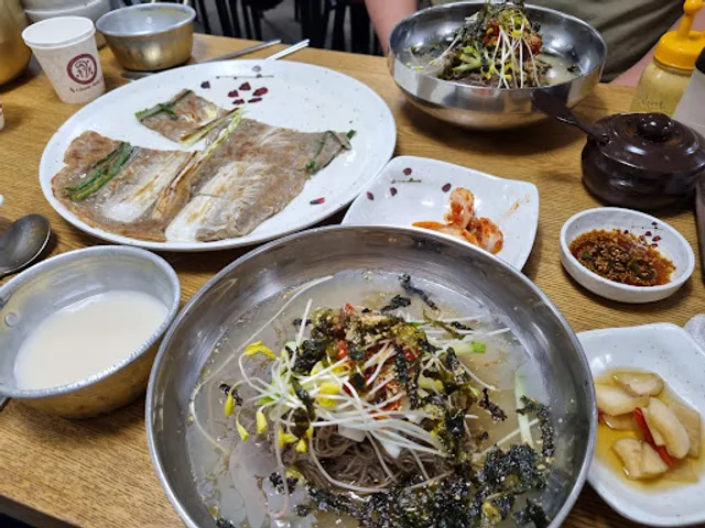 봉평메밀막국수