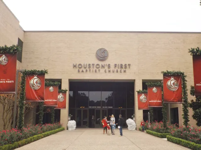 Houston's First Baptist Church - The Loop