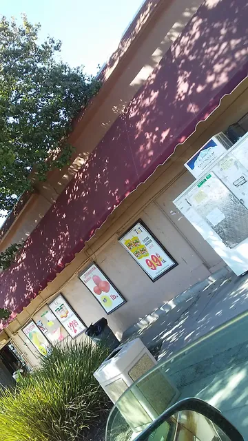 La Familia Market y Carniceria