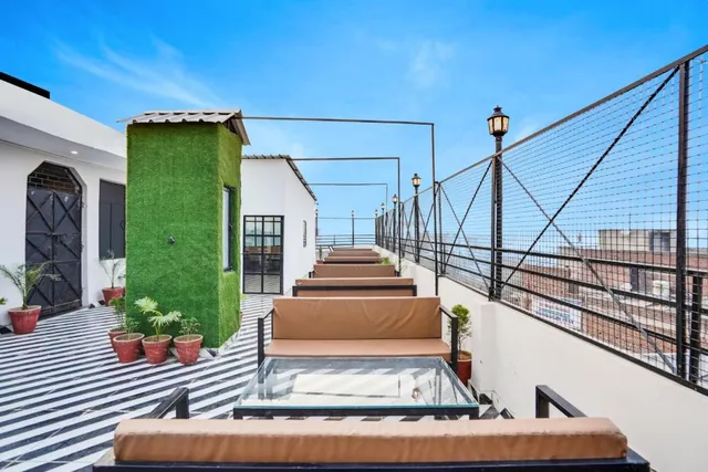 The Royal Casa Hotel & Banquet