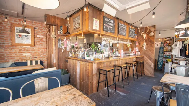 Pizzeria Bar EMME （エンメ）【PIZZA専門店】