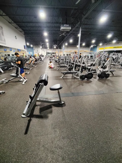 Gold's Gym Slaughter & South Congress