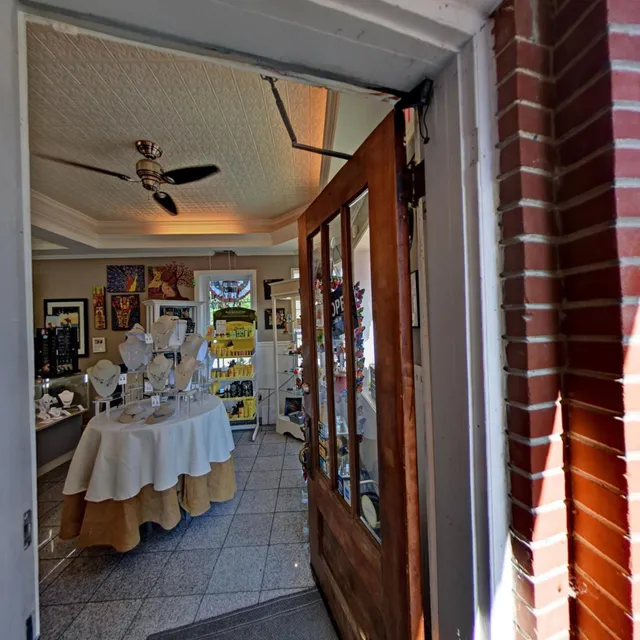 Mississippi Mud Gallery & Gfts