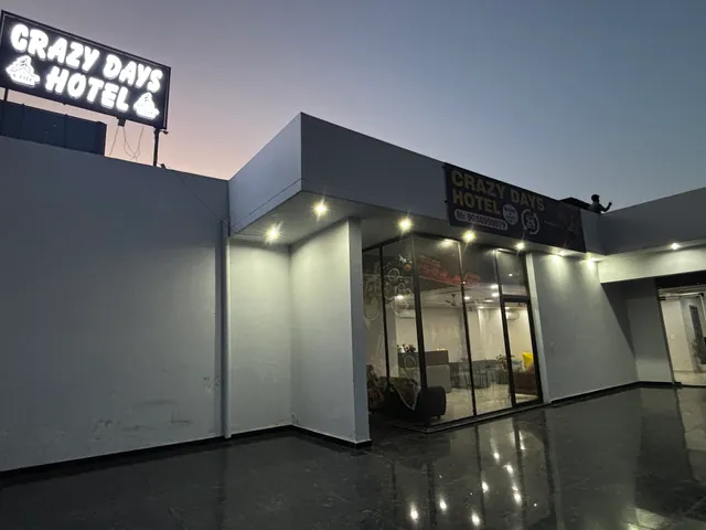 Crazy Days hotel