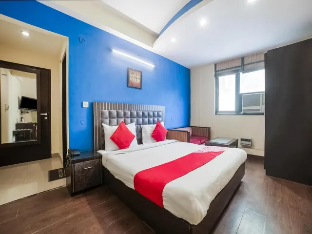 OYO Townhouse 804 Hotel Swiss International