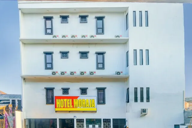 OYO 93133 Hotel Moraja Near Stikes Abdi Nusantara