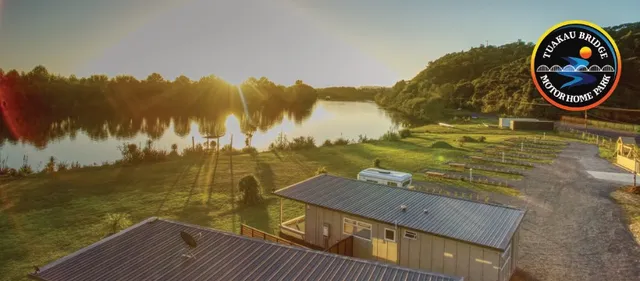 Tuakau Bridge Motorhome Park & Luxury Cabins