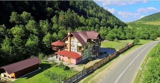 Pensiunea Masa verde