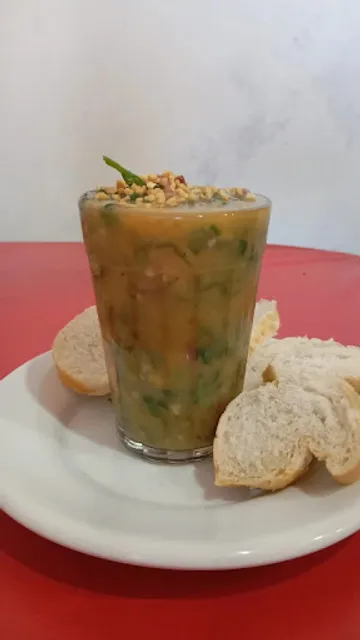 Restaurante Varanda da Taty...Massas e assados.