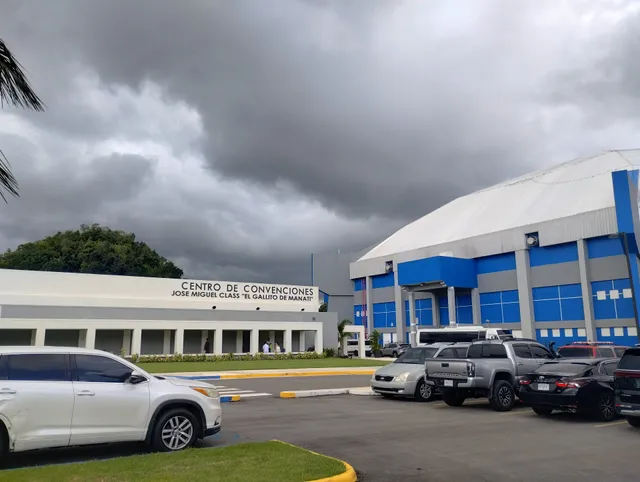 Centro de Convenciones José Miguel Class "El Gallito de Manatí"
