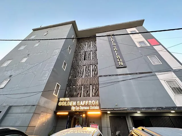 Qotel Comfort Golden Saffron Punjabi Bagh