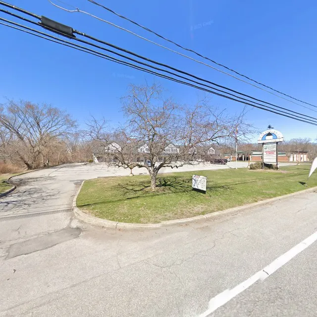 Green Label Wine and Liquor