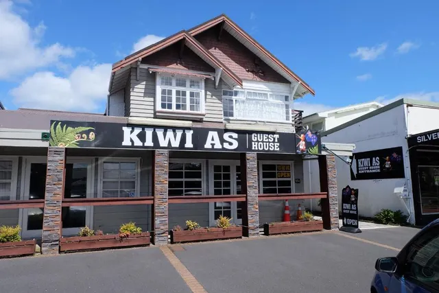 KIWI AS GUEST HOUSE