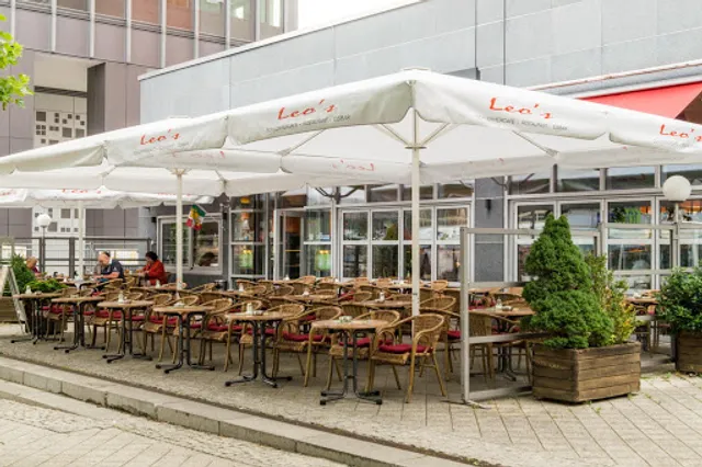 Leo's Schlemmer Café