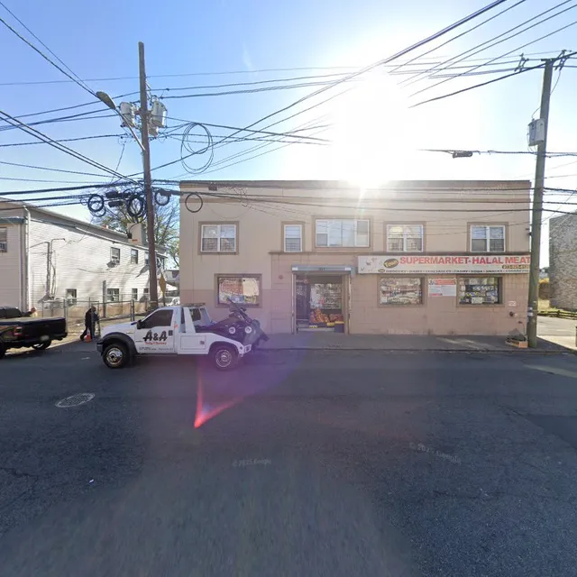 Town SUPERMARKET & HALAL MEAT