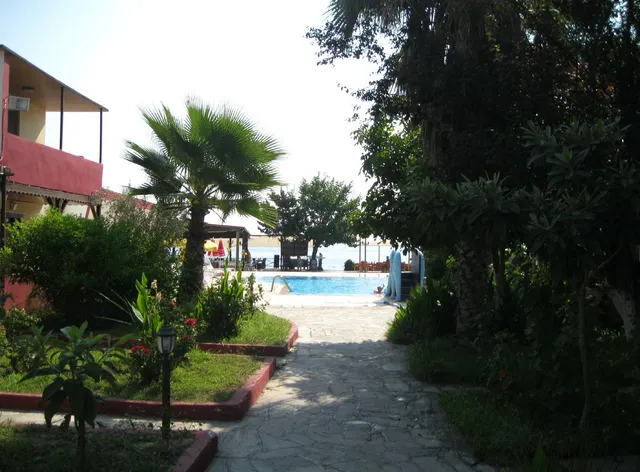 UĞUR OTEL BEACH