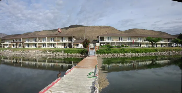 Lake Pateros Motor Inn