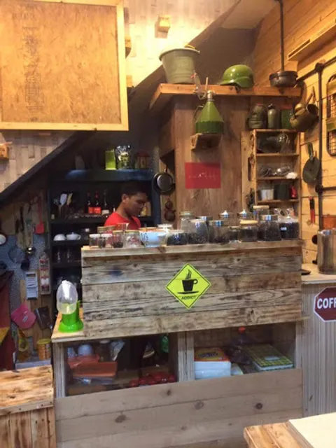 BUGEAST Caffee And Food