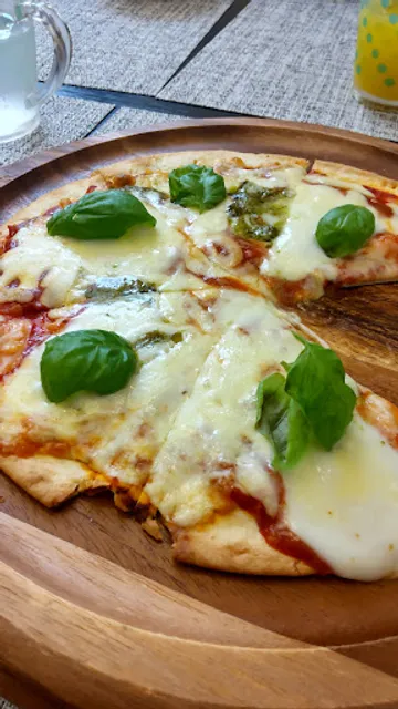 カフェレストラン ルプティニ