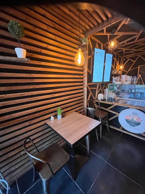 Bowl Bar Beach Le Grau Du Roi