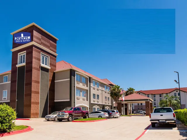 Platinum Inn & Suites Webster