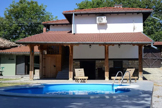 The white house holiday home