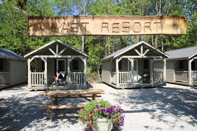 Adventure the Bruce Inn - Recently Renovated With Outdoor Hot Tub